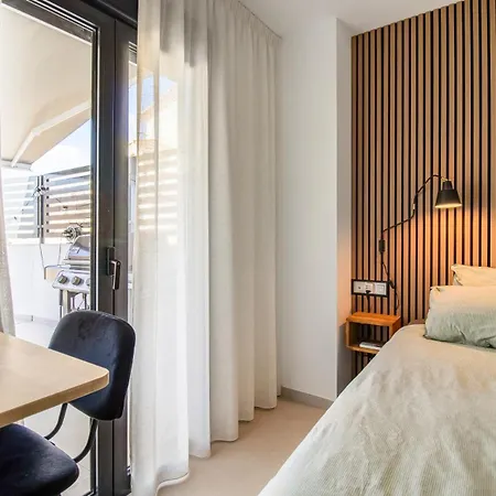 Nerja Apartamento con Piscina y Garaje * Nerja