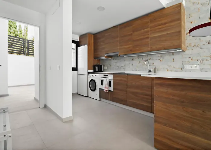 Nerja Apartamento con Piscina y Garaje