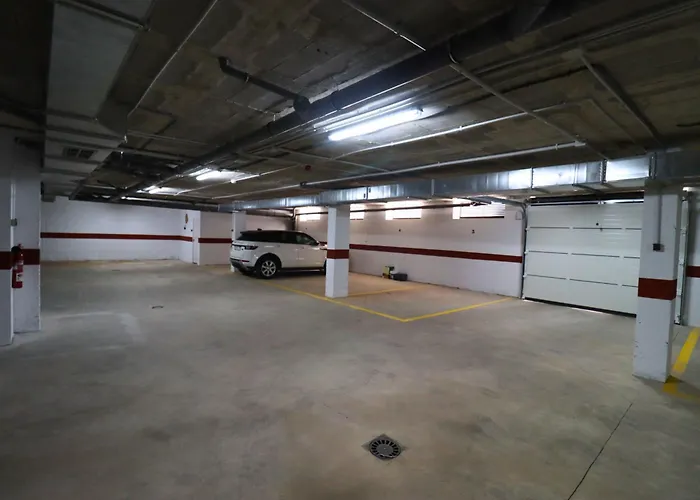 Con Piscina Y Garaje * Nerja