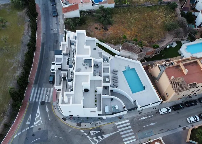 Nerja Apartamento con Piscina y Garaje