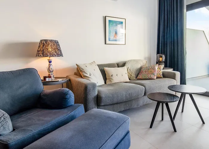 Nerja Apartamento con Piscina y Garaje *