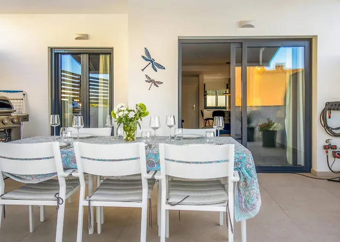 Nerja Apartamento con Piscina y Garaje